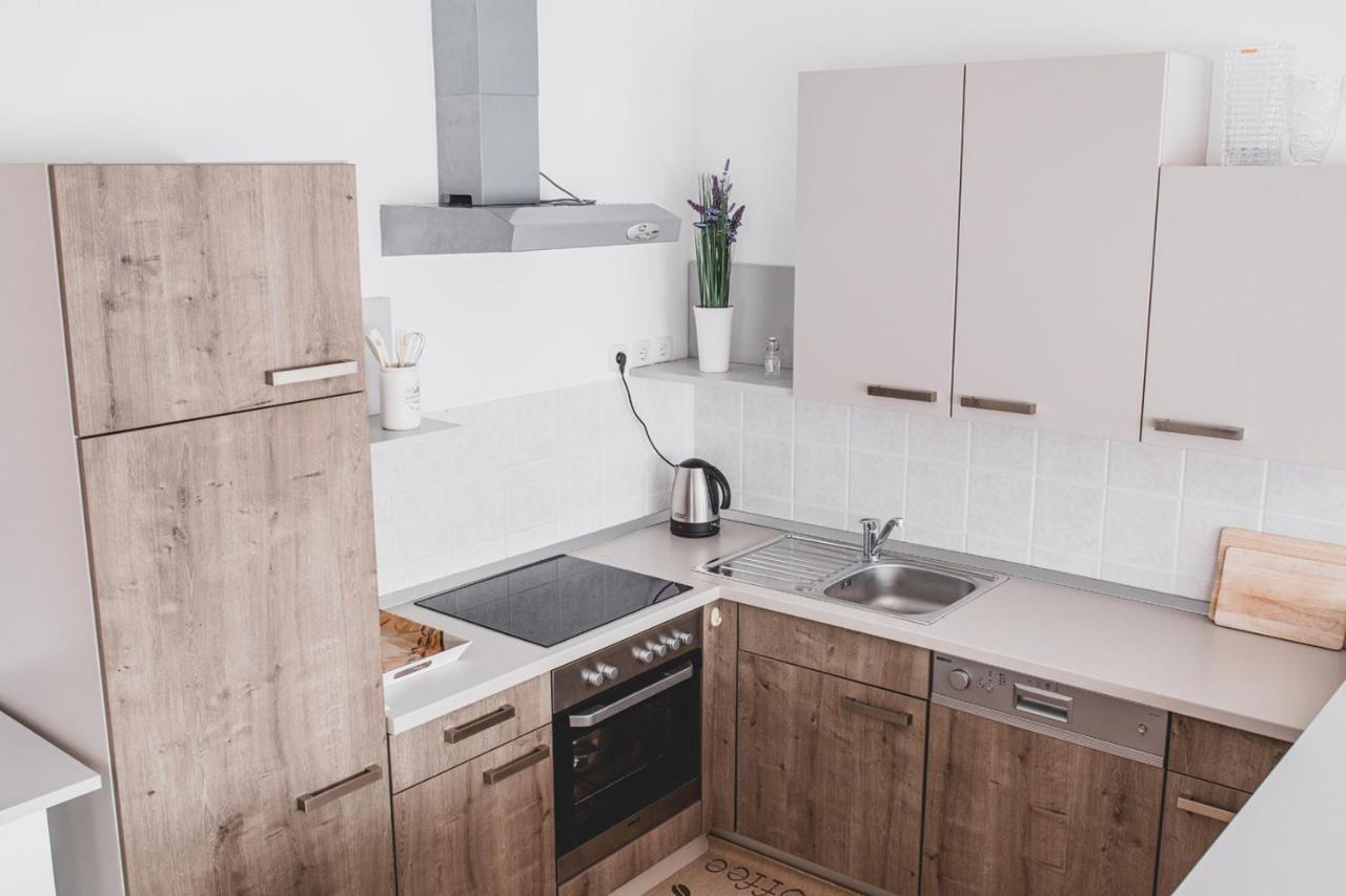 Helles 3 Schlafzimmer Apartment Zwischen Zagreb Zentrum & Natur Extérieur photo